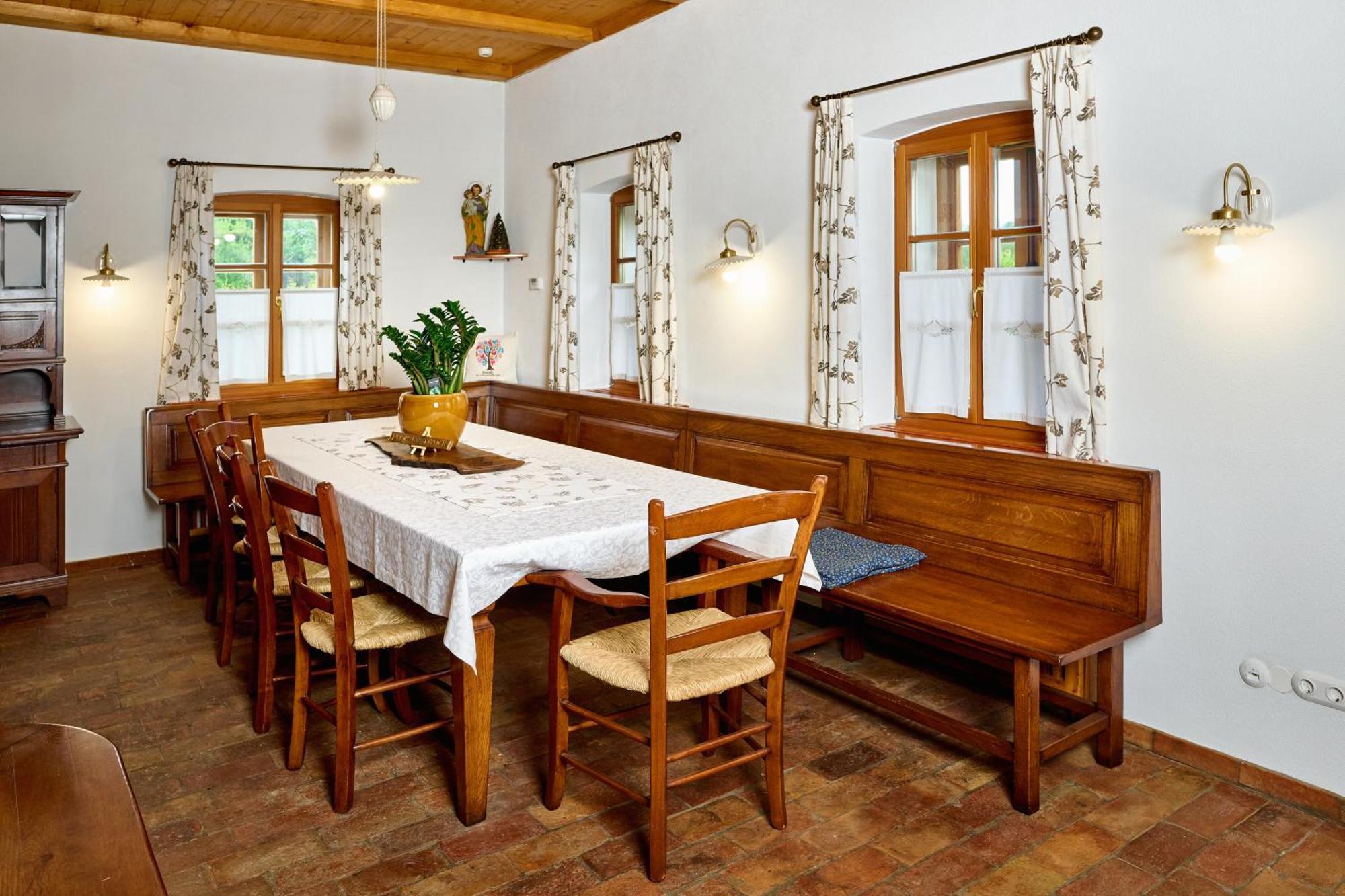 Villa Four-bedroom Bajer